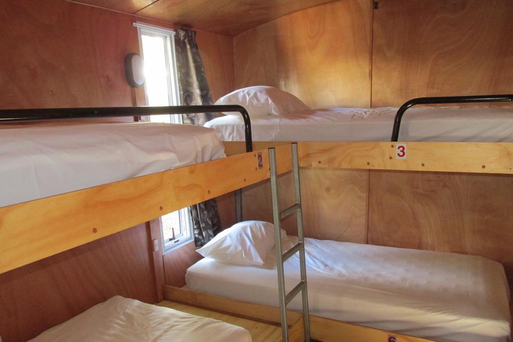 Fernwood Holiday Park Motueka Room photo